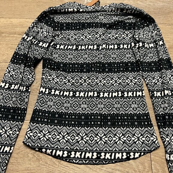 NWT SKIMS LOGO PLUSH POINTELLE LONG SLEEVE HENLEY TOP ONYX FAIR ISLE M NEW - Picture 8 of 10